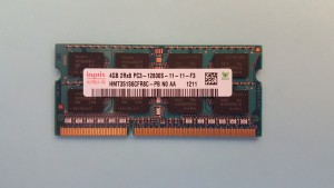 Hynix 4GB PC3-12800 DDR3 1600MHz non-ECC Unbuffered HMT351S6CFR8C-PB