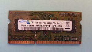 Samsung PC3-8500 1 GB SO-DIMM 1066 MHz DDR3 Memory (M471B2873FHS-CF8)