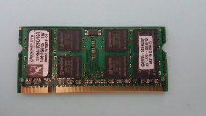 Kingston 1GB 200-Pin DDR2 SO-DIMM DDR2 667 PC2 5300 KVR667D2SO/1GR